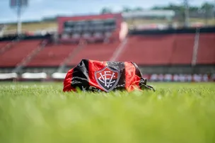 VITÓRIA LIDERA RANKING NEGATIVO E DESPERDIÇA 12 PONTOS COM GOLS SOFRIDOS NO FIM DAS PARTIDAS