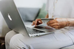 E-COMMERCE BRASILEIRO CRESCE, MAS ENFRENTA DESAFIOS COM CONCORRÊNCIA INTERNACIONAL