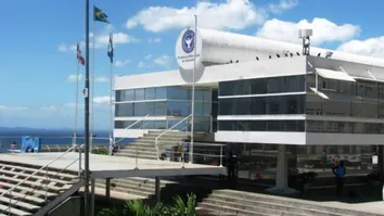 PREFEITURA DE SALVADOR SUSPENDE LEILÃO NO MORRO IPIRANGA E INICIA NOVA LICITAÇÃO