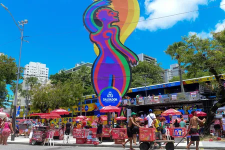 TRABALHO PRÉVIO DE MANUTENÇÃO DA CIDADE GARANTE SEGURANÇA E PROTEÇÃO DO PATRIMÔNIO DURANTE O CARNAVAL DE SALVADOR