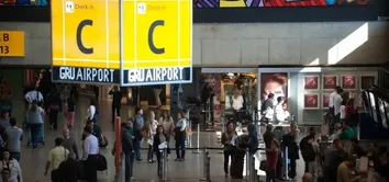 PF BARRA ENTRADA DE DE 96 TURISTAS DOS EUA, CANADÁ E AUSTRÁLIA EM TERRITÓRIO BRASILEIRO