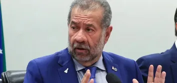 LUPI DIZ A JORNALISTAS QUE ESTÁ “TOTALMENTE” DESCARTADA A SUA SAÍDA DE MINISTÉRIO