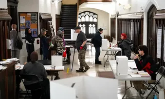 CANADENSES VÃO ÀS URNAS EM ELEIÇÃO DOMINADA POR PREOCUPAÇÕES COM TRUMP