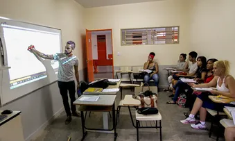 PÉ-DE-MEIA:NASCIDOS EM MARÇO E ABRIL RECEBEM INCENTIVO MATRÍCULA