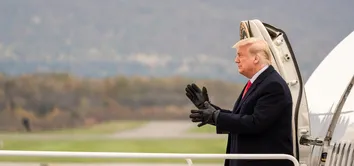 NA MANHÃ DESTE SÁBADO, SUPREMA CORTE BLOQUEIA TRUMP DE DEPORTAR IMIGRANTES SOB LEI DE 1798