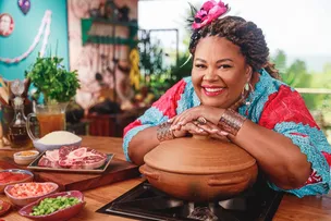 5ª EDIÇÃO DO 'FESTIVAL RAÍZES DE PORTO SEGURO' TERÁ AULA-SHOW GRATUITA COM A CHEF DONA CARMEM VIRGÍNIA