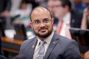 “PMS ESTÃO IMPOSSIBILITADOS DE ADQUIRIR ARMA DE FOGO DE USO PESSOAL”, CRITICA DEPUTADO
