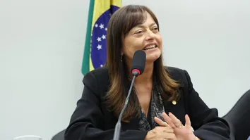 ALICE PORTUGAL PROPÕE DEBATE SOBRE OS ABUSOS NOS REAJUSTES DOS PREÇOS DOS MEDICAMENTOS