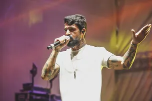 PEDRO PONDÉ FAZ SHOW NO COLABORAÊ E APRESENTA CANÇÃO RECÉM-LANÇADA