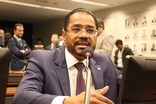 MARINHO ALERTA PARA RISCOS EM COMPRA DO BANCO MASTER PELO BRB E PROPÕE AUDIÊNCIA PÚBLICA