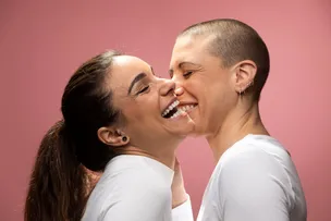 MATERNIDADE BIOLOGICAMENTE COMPARTILHADA