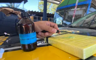 PRF APREENDE COCAÍNA EM ÔNIBUS INTERESTADUAL NA BR-242, EM BARREIRAS