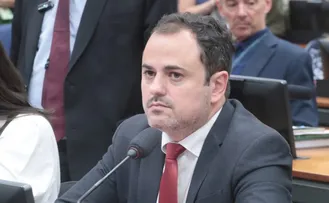 CONSELHO DE ÉTICA ANALISA PARECER QUE PEDE CASSAÇÃO DE GLAUBER BRAGA