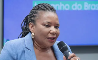 MARGARETH MENEZES NEGA IRREGULARIDADE EM CONTRATAÇÕES PARA SHOWS DURANTE CARNAVAL DE SALVADOR