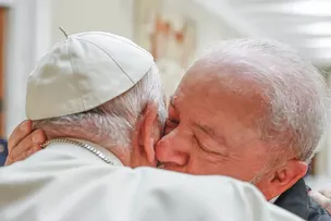 BRASIL ENTRA EM LUTO OFICIAL POR 7 DIAS APÓS MORTE DO PAPA FRANCISCO, DECIDE LULA