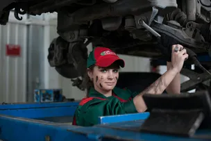 ATIVIDADE ECONÔMICA BRASILEIRA CRESCE 0,4% EM FEVEREIRO
