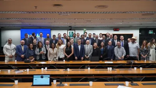 UNIÃO PROGRESSISTA É FORMALIZADA E ASSUME LIDERANÇA POLÍTICA NO PAÍS