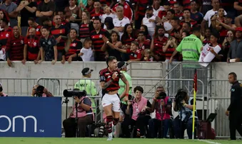 FLA DERROTA LDU E FICA PERTO DA VAGA NAS OITAVAS DA LIBERTADORESFLA DERROTA LDU E FICA PERTO DA VAGA NAS OITAVAS DA LIBERTADORES