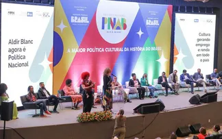 LULA SANCIONA LEI QUE TORNA PERMANENTE A POLÍTICA ALDIR BLANC