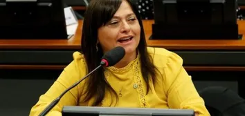 DEPUTADA APROVA PROPOSTA DO GOVERNO PARA AUMENTAR NUMERO DE DEPUTADOS FEDERAIS