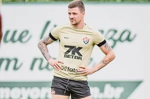 RUBRO-NEGRO TERÁ O ARTILHEIRO RENATO KAYZER PARA DUELO NA NEO QUÍMICA ARENA