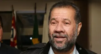 CARLOS LUPI PEDE DEMISSÃO DO MINISTÉRIO DA PREVIDÊNCIA APÓS FRAUDE