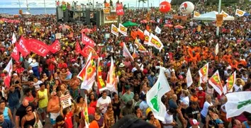FRENTES BRASIL POPULAR E POVO SEM MEDO PROMOVEM MOBILIZAÇÃO PELO FIM DA ESCALA 6X1 EM SALVADOR