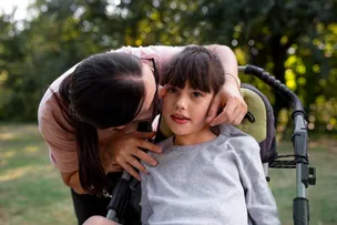 QUEM CUIDA DE QUEM CUIDA? O DESAFIO SILENCIOSO DAS MÃES DE CRIANÇAS COM DEFICIÊNCIAS