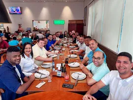 DÉBORA REGIS PROMOVE ALMOÇO COM VEREADORES DA BASE ALIADA E REFORÇA PARCERIA COM A CÂMARA