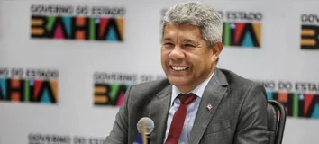 JERÔNIMO REALIZA ENTREGAS EM NOVA CANAÃ E ITAPETINGA