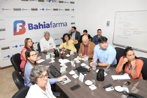 JERÔNIMO REALIZA VISITA TÉCNICA A BAHIAFARMA, ONDE ESTADO VAI PRODUZIR TESTES RÁPIDOS EM PARCERIA COM EMPRESA CHINESA