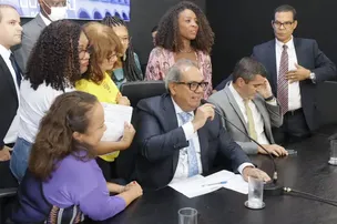 MUNIZ PEDE DIÁLOGO E ALERTA PARA CONSEQUÊNCIA DA GREVE DE PROFESSORES NA CAPITAL BAIANA