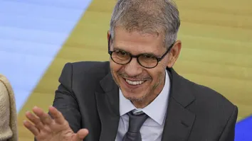 SIDÔNIO PALMEIRA TREINA INTEGRANTES DO GOVERNO PARA FALAR SOBRE FRAUDES DO INSS
