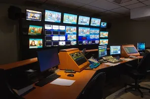 DEMISSÕES, DECRETOS E CLIMA DE MEDO NOS BASTIDORES: EMISSORA DE TV ENFRENTA CRISE