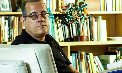 ESCRITOR E POETA PAULO HENRIQUES BRITTO É ELEITO PARA A ABL