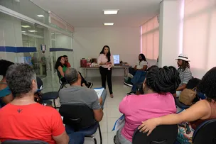 CENTRO POP DOS MARES PARTICIPA DE FORMAÇÃO SOBRE POLÍTICAS DE DROGAS E REDUÇÃO DE DANOS