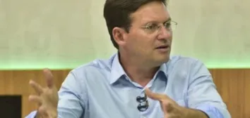 JOÃO ROMA CRITICA HADDAD POR CORTES EM PROGRAMAS SOCIAIS E ALTA DE IMPOSTOS