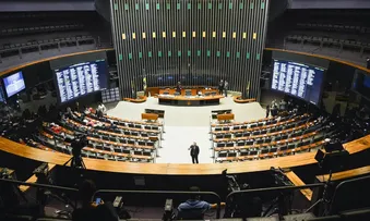 OPOSIÇÃO NA CÂMARA REAGE À JUDICIALIZAÇÃO DO IOF E PROMETE ‘REAGIR À ALTURA’