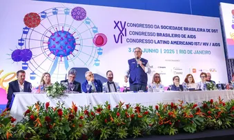 BRASIL REDUZ TRANSMISSÃO DO HIV DE MÃE PARA FILHO