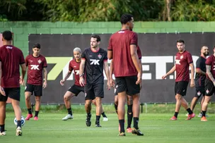 RUBRO-NEGRO VOLTA AOS TREINAMENTOS COM A PRESENÇA DE WILLIAN OLIVEIRA