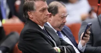 EX-PRESIDENTE PEDE DESCULPA A MORAES E DIZ NÃO TER INDÍCIOS DE DENÚNCIA CONTRA MINISTROS