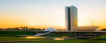 PARLAMENTARES RECEBERAM R$ 100 MILHÕES EM REEMBOLSOS MÉDICOS