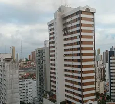 INCÊNDIO ATINGE APARTAMENTO EM CONDOMÍNIO DE ALTO PADRÃO NO BAIRRO DA GRAÇA