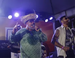 DOMINGO DE SÃO JOÃO NA PRAÇA DA SÉ TEM NOITE MARCADA POR MUITO FORRÓ E ARROCHA