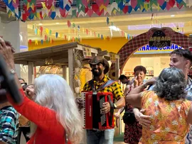 ÚLTIMA SEMANA DO ARRAIÁ DO AMOR DO SHOPPING CENTER LAPA TEM SAMBA JUNINO, ARRASTA-PÉ E FORROCK NA PROGRAMAÇÃO