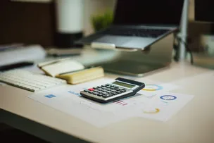 METADE DO ANO, HORA DA REVISÃO: COMO REORGANIZAR SUAS FINANÇAS E ALCANÇAR SUAS METAS EM 2025
