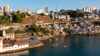CORRIDA VOLUNTARIAR CELEBRA OS 20 ANOS DA JA BAHIA NO COMÉRCIO DE SALVADOR