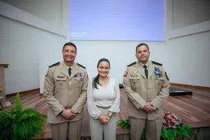 PREFEITA DÉBORA PRESTIGIA TROCA DE COMANDO DA 81ª CIPM DE ITINGA