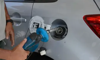 GASOLINA CAI APENAS R$ 0,04 NOS POSTOS APÓS REAJUSTE DE R$ 0,17 ANUNCIADO PELA PETROBRAS