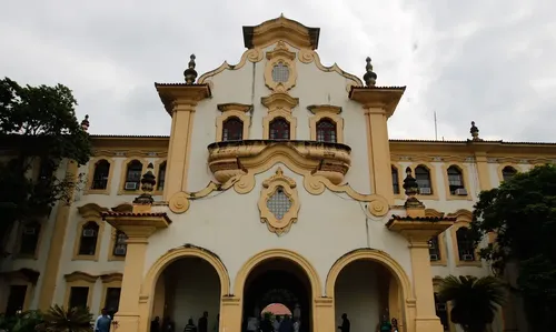 ESTUDANTES DE ESCOLAS PÚBLICAS AUMENTAM PRESENÇA NAS UNIVERSIDADES